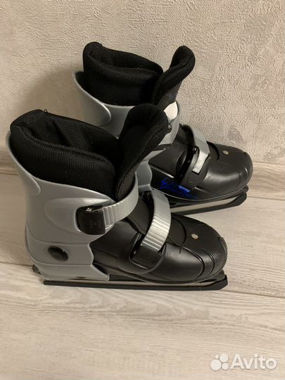 Коньки хоккейные