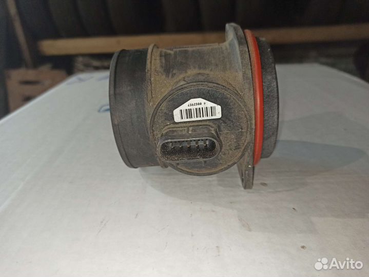 Расходомер воздуха (массметр) Kia Magentis 2