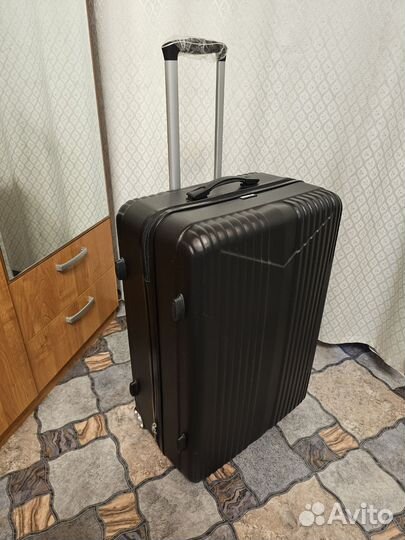 Чемодан Miron pan пластиковый