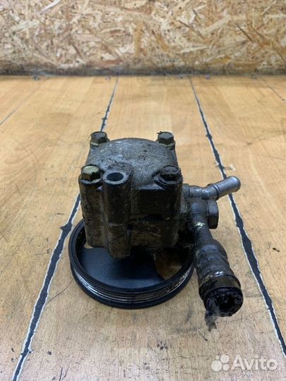 Насос гидроусилителя руля Nissan Primera QG18 2003