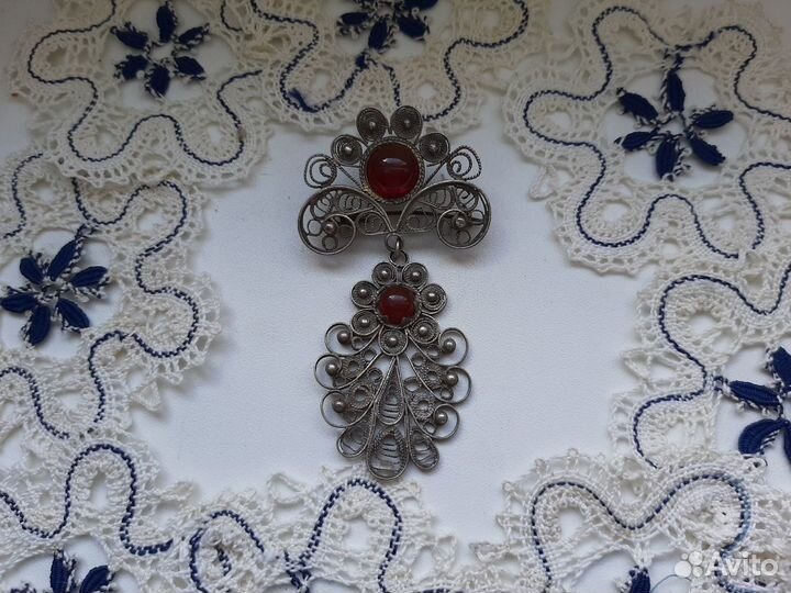 Бусы, бисер, броши, скань. Украшения женские