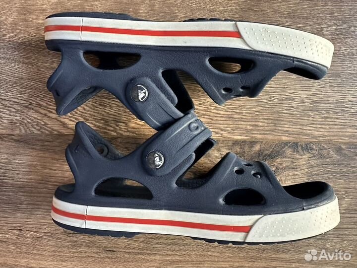 Сандалии crocs J1