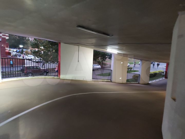 Машиноместо, 13 м²