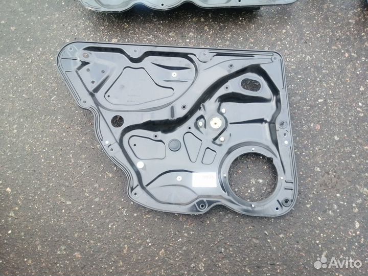 Стеклоподъемник задний левый Volkswagen Passat B6