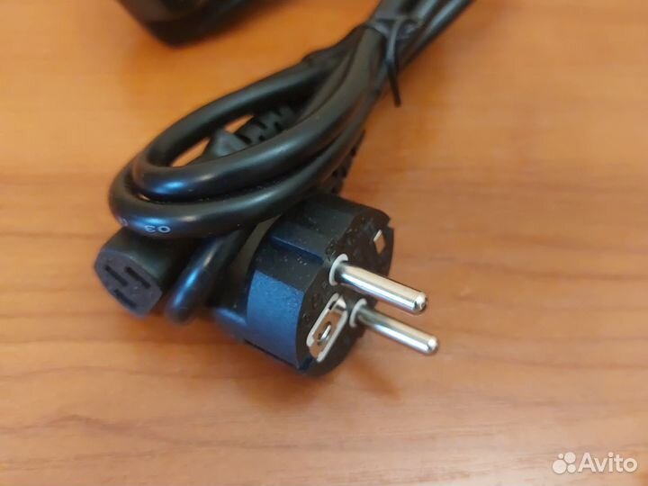 Сетевой кабель 220 В