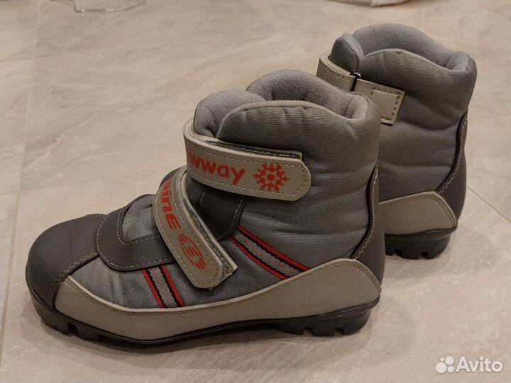 Лыжные ботинки