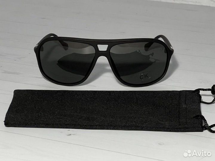 Солнцезащитные очки Calvin Klein мужские