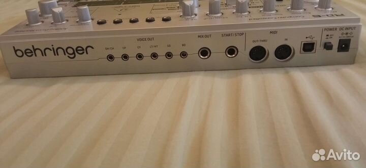 Драм-машина Behringer RD-6