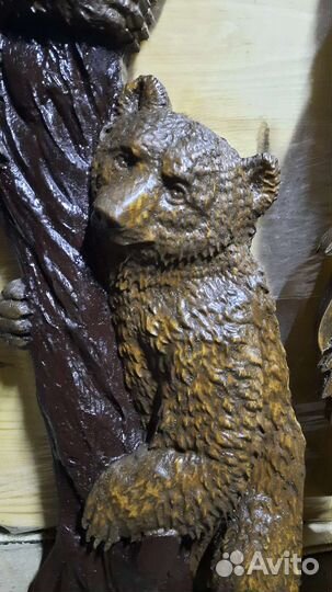 Резное панно из дерева