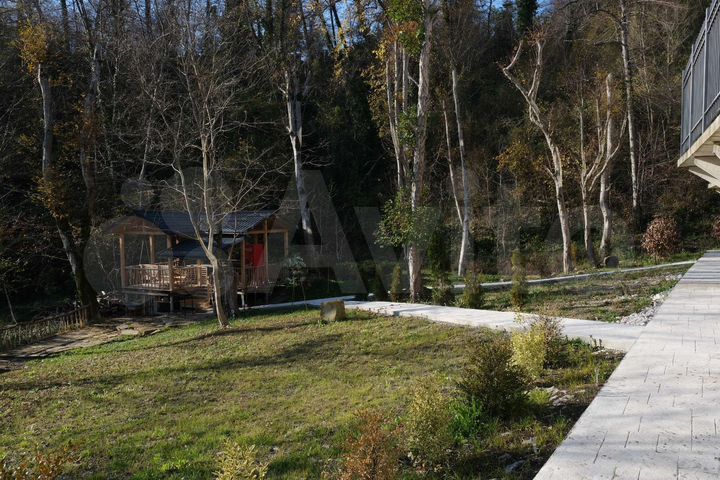 Дом 165 м² на участке 1 сот.