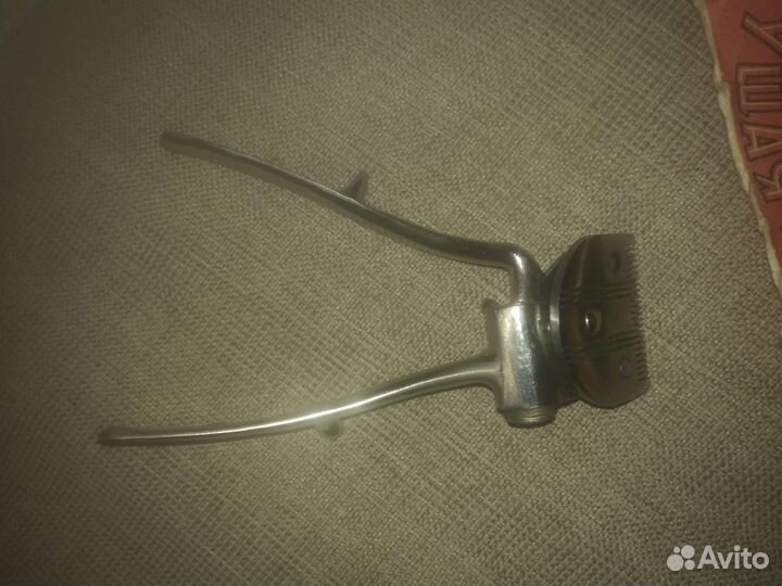 Ручная машинка для стрижки волос