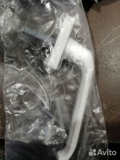 Замок и ручка на пластиковое окно