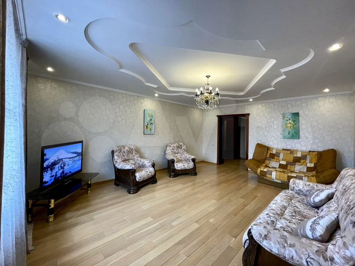 2-к. квартира, 90 м², 4/9 эт.