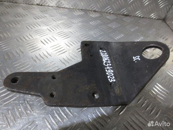 Кронштейн двс Scania 1407896