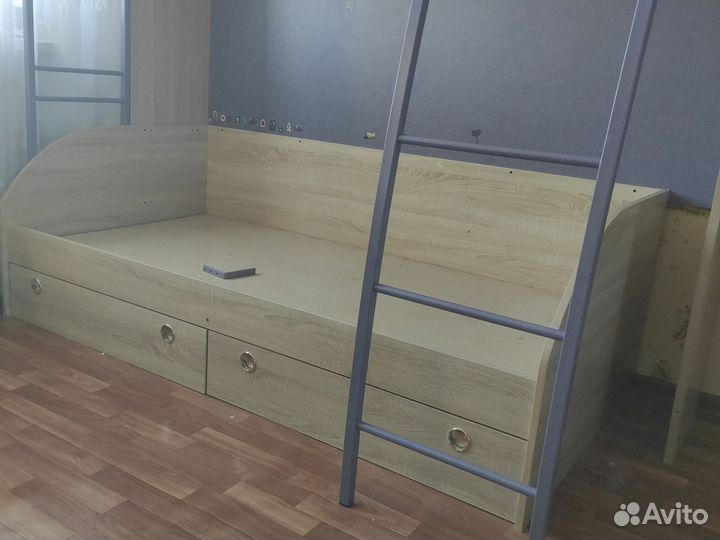 Детская двухъярусная кровать бу