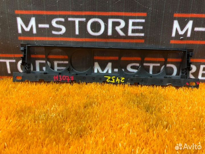 Накладка декоративная Bmw 7-Series E65 N62B48B