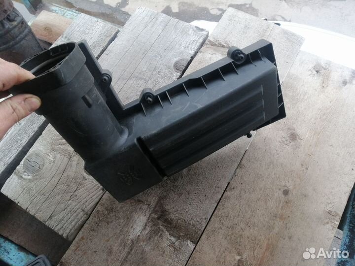 Крышка воздушного фильтра Vw Passat B6 Audi Skoda