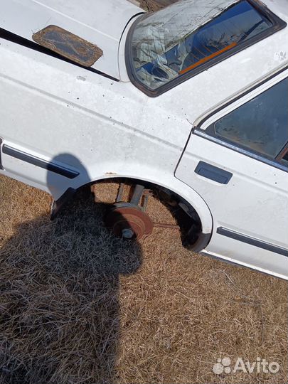 Nissan Bluebird 2.0 МТ, 1989, битый, 3 520 км