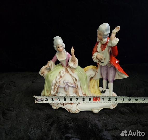 Парный фарфор статуэтка Дама с кавалером. Германия