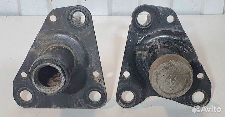 Кронштейн переднего бампера левый Audi A4 B5