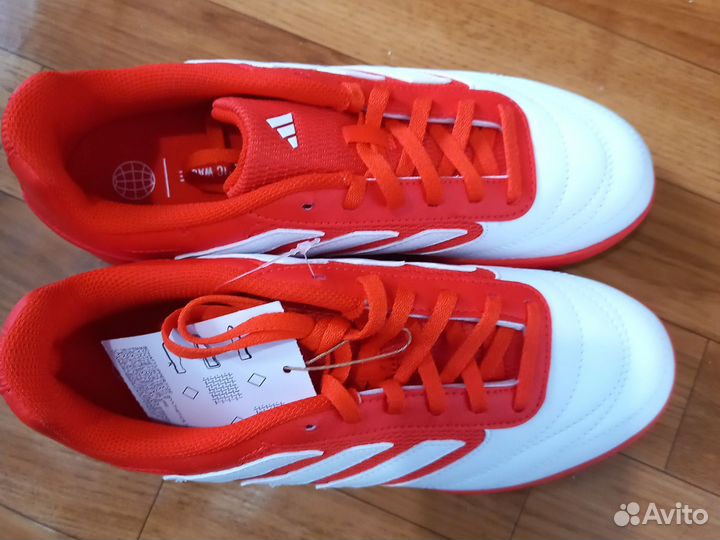 Футзалки Adidas новые