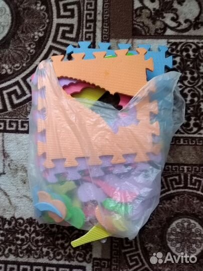 Игрушки разные много