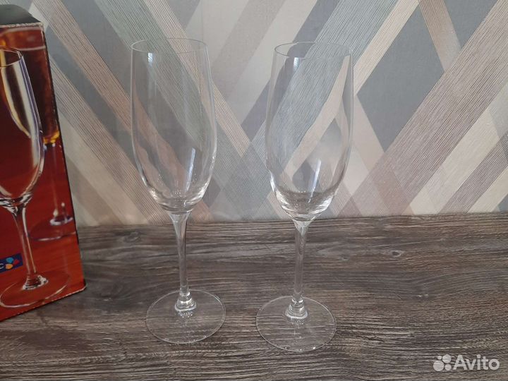 Бокалы для шампанского