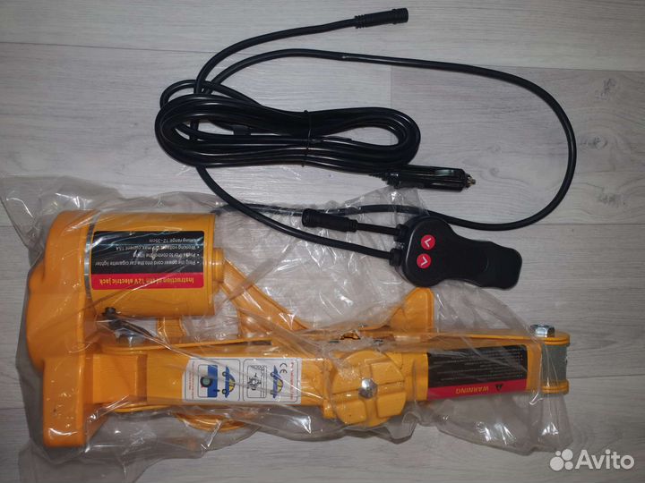 Домкрат элекромеханический