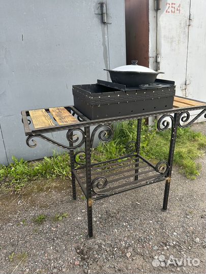 Мангал в сборе с казаном и шампурами