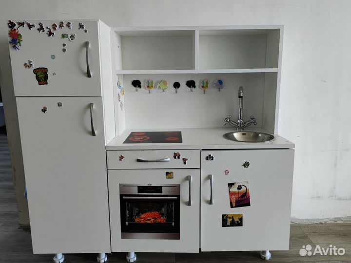 Детская деревянная кухня