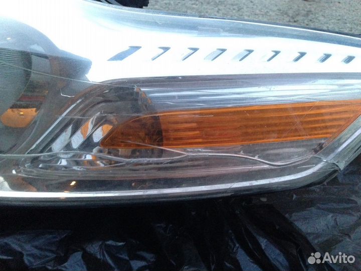 Фара Ford Mondeo 2010