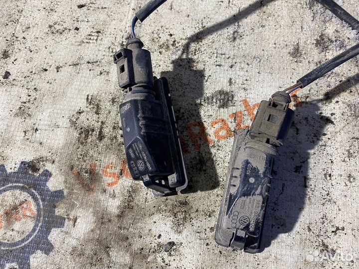 Плафон подсветки номера VW Polo 1.4