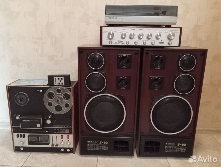 Музыкальный центр