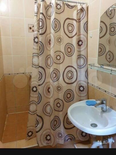 Комната 11 м² в 6-к., 1/2 эт.