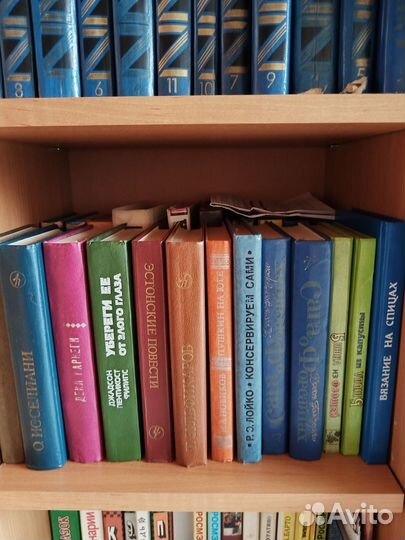 Книги отдам бесплатно в дар