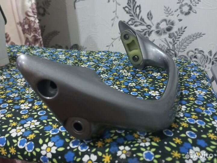 Пассажирская ручка Honda CBR1100 XX