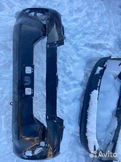 Бампер передний Toyota Fortuner