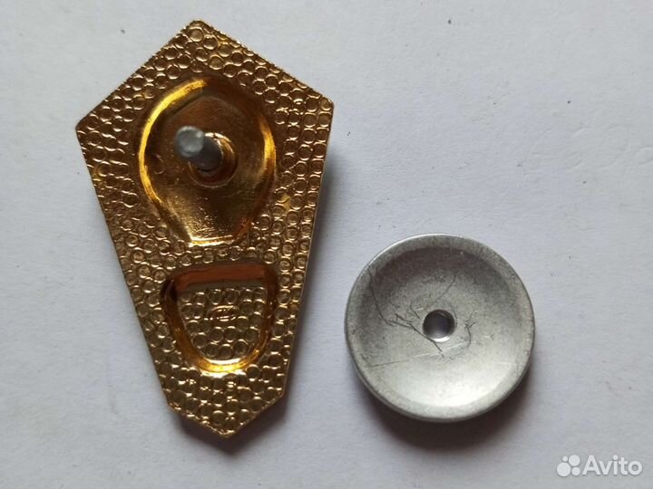 Педагогический техникум. Ромб. На винте. Легкий