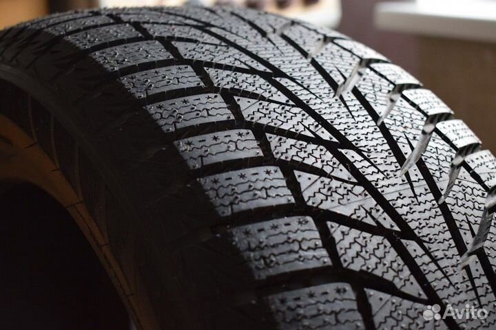 Hankook Winter I'Cept X RW10 235/65 R17