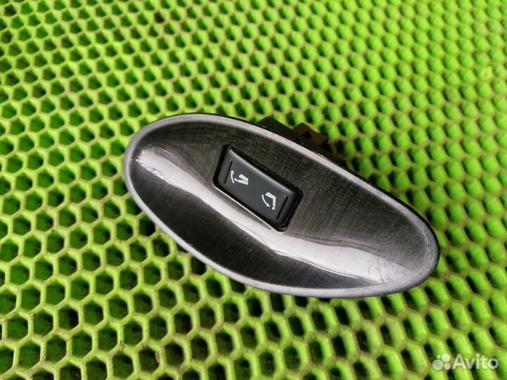 Кнопка спинки сиденья на Infiniti EX35/QX50