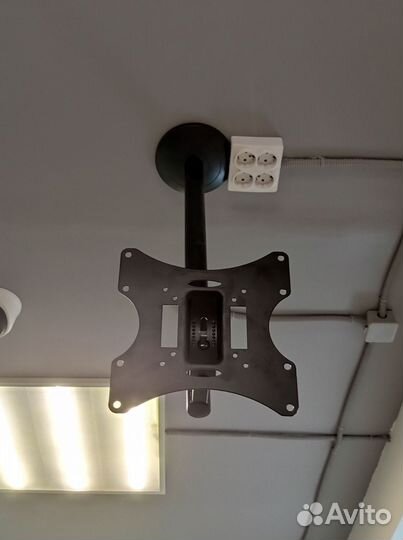 Кронштейн для телевизора