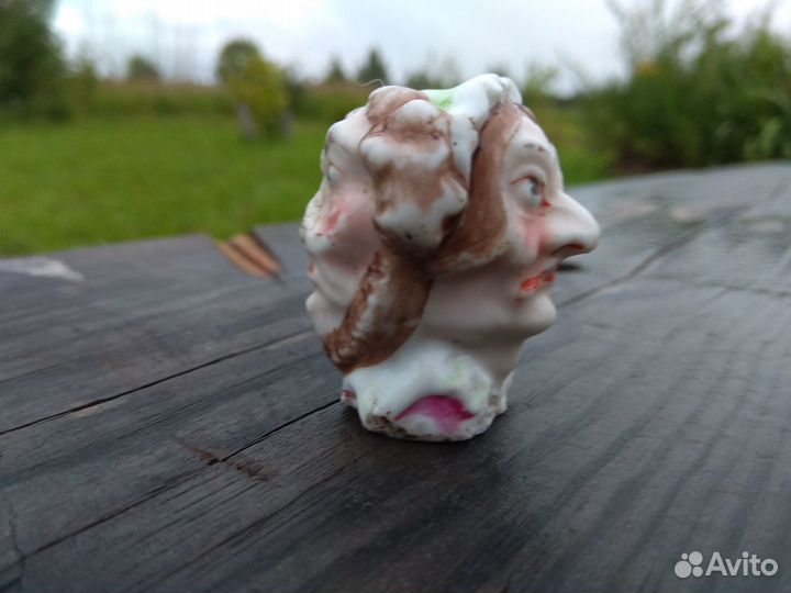Фарфоровая статуэтка