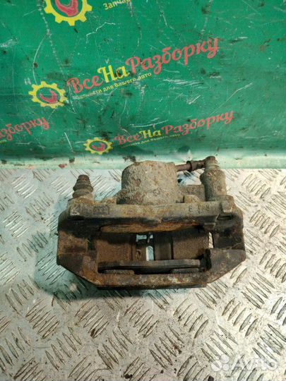 Суппорт передний правый Mercedes-Benz Vito W638