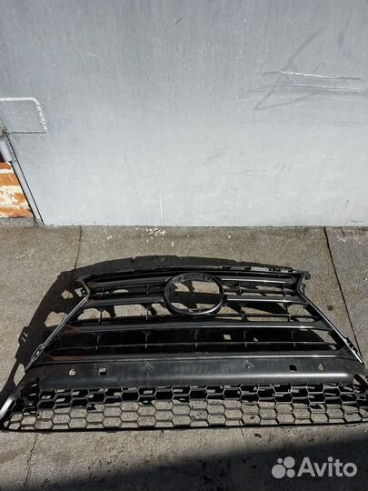 Решетка радиатора lexus nx 200