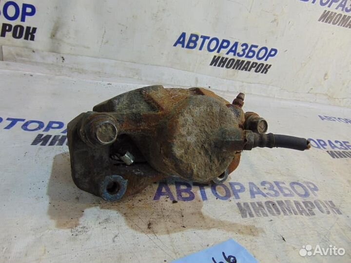 Суппорт передний правый для Mitsubishi RVR 1 1991