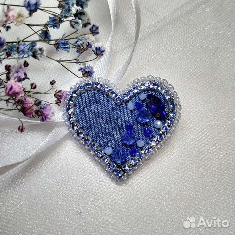 Брошь из бисера ручной работы Сердце
