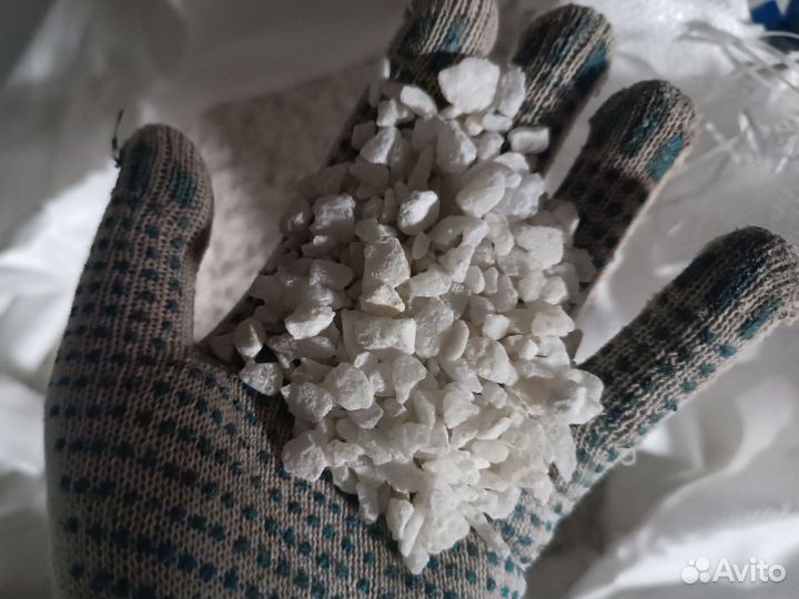 Мраморная крошка в мешках