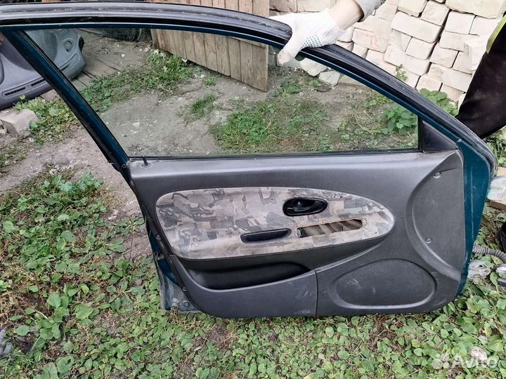 Дверь передняя, задняя Mitsubishi Carisma