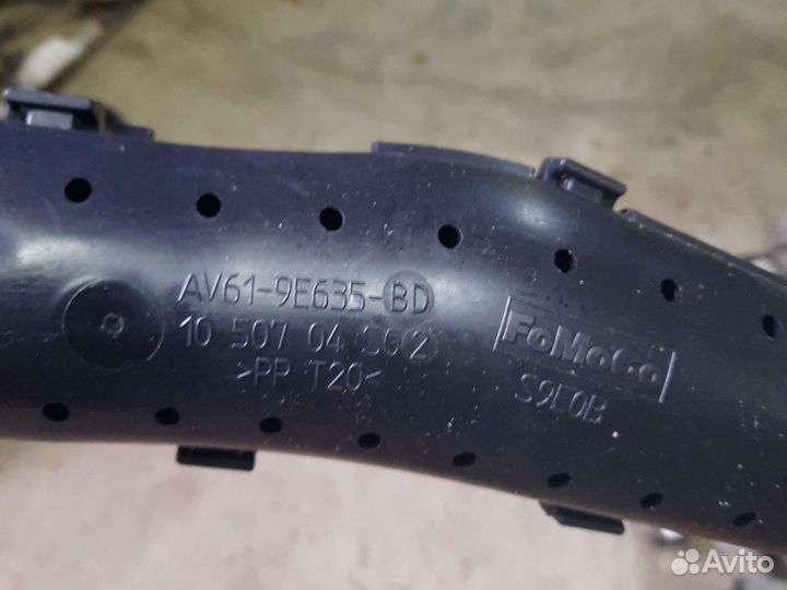 Воздухозаборник Ford Focus 3