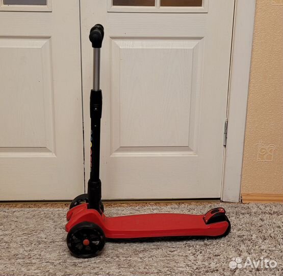 Самокат детский светящимися колесами